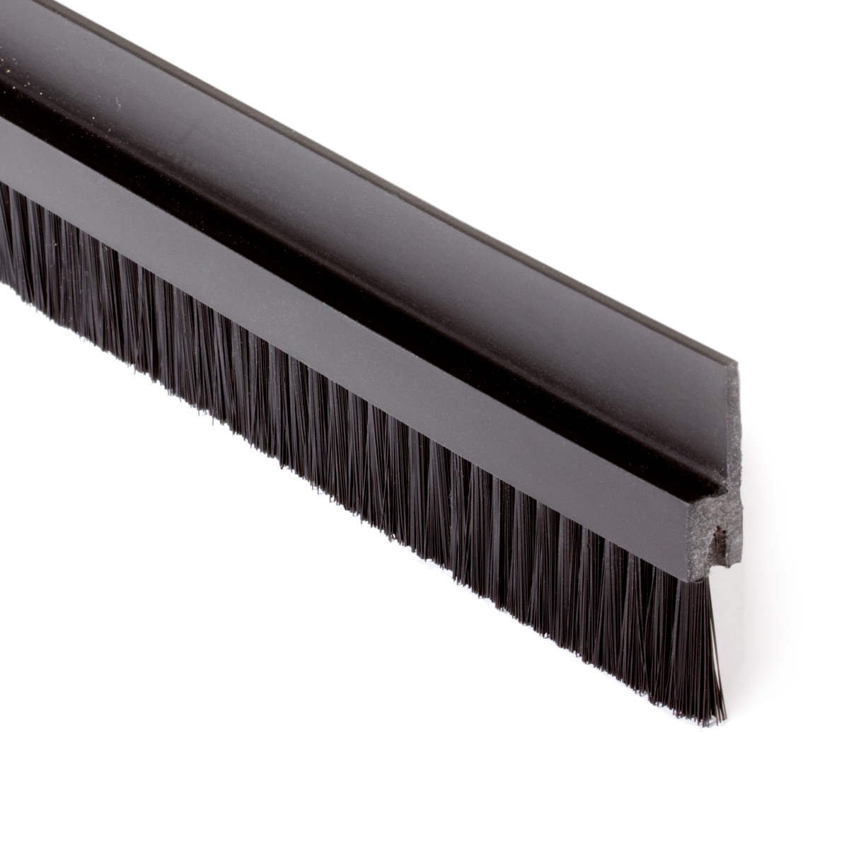 Borstlist Flexibel, plastskena 30 mm borst SVART Metervara